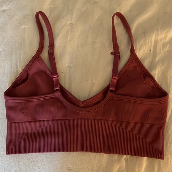 Lululemon bra size 4 - Picture 2 of 2